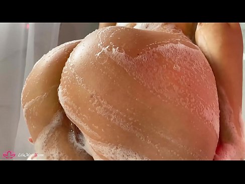 ❤️ Morena masturba o coño cun vibrador ata un orgasmo intenso na ducha ️❌ Porno a nós gl.filmexxx18.ru ❌