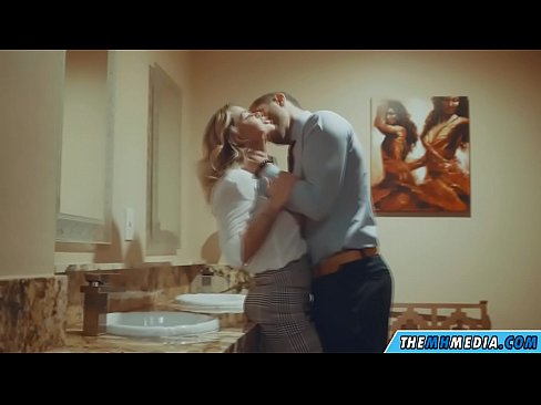 ❤️ Cando unha loura tetona seduce nun baño público ️❌ Porno a nós gl.filmexxx18.ru ❌